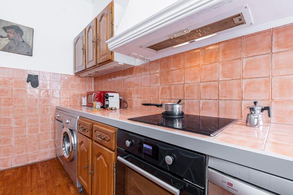 Risso - Comfortable 3 Bedrooms With Balcony Nice Exteriör bild